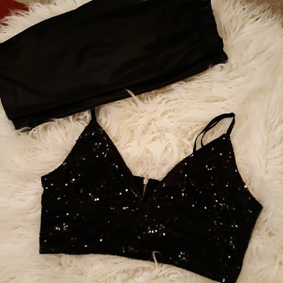 Divided Tops - H&M Divided Sequin crop top NWOT